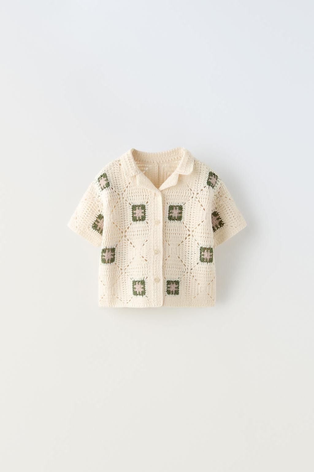 Camisa infantil creme com quadradinhos verdes